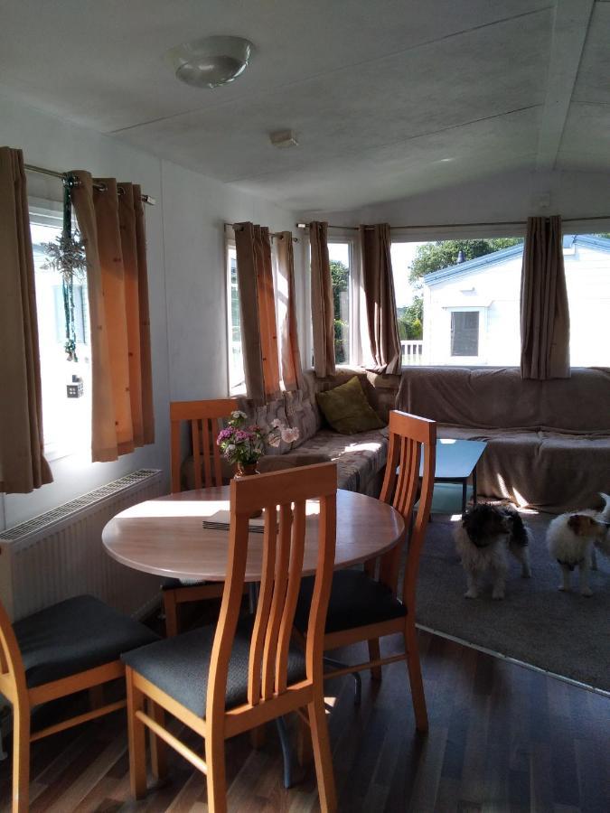 Private Caravan Situated At Parkdean Holiday Resort St Margaret'S At Cliffe Number 18 Exterior photo