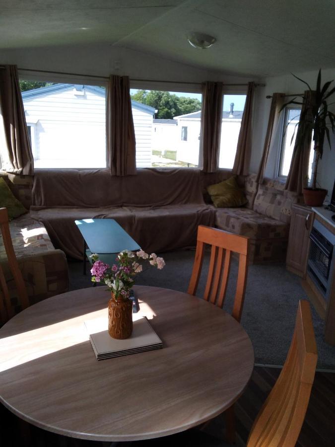 Private Caravan Situated At Parkdean Holiday Resort St Margaret'S At Cliffe Number 18 Exterior photo