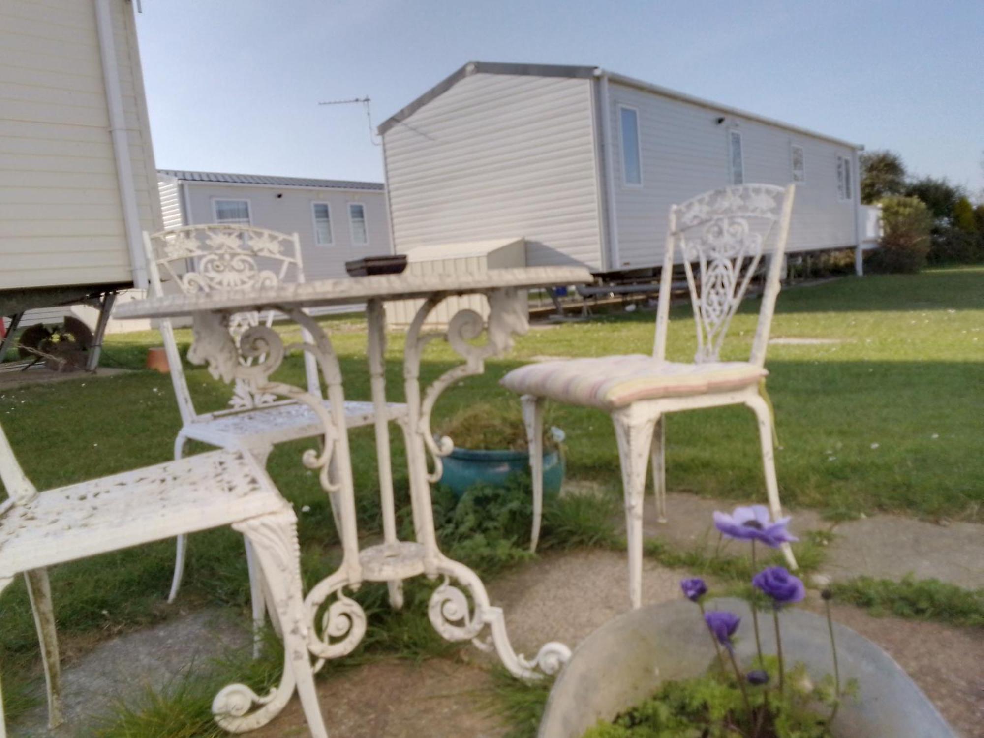 Private Caravan Situated At Parkdean Holiday Resort St Margaret'S At Cliffe Number 18 Exterior photo